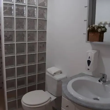 Casa Velha D Fernando E Casa Avo Augusta 게스트하우스