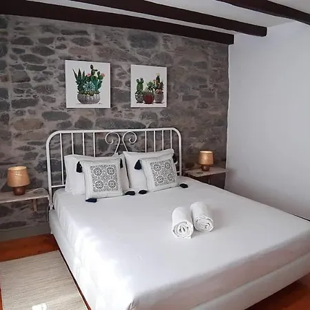 Casa Velha D Fernando E Casa Avo Augusta 4*
