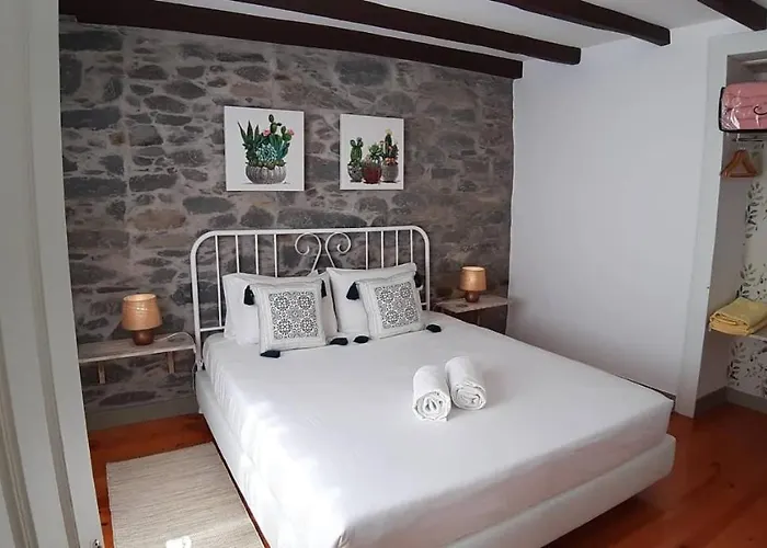 Casa Velha D Fernando E Casa Avo Augusta 4*